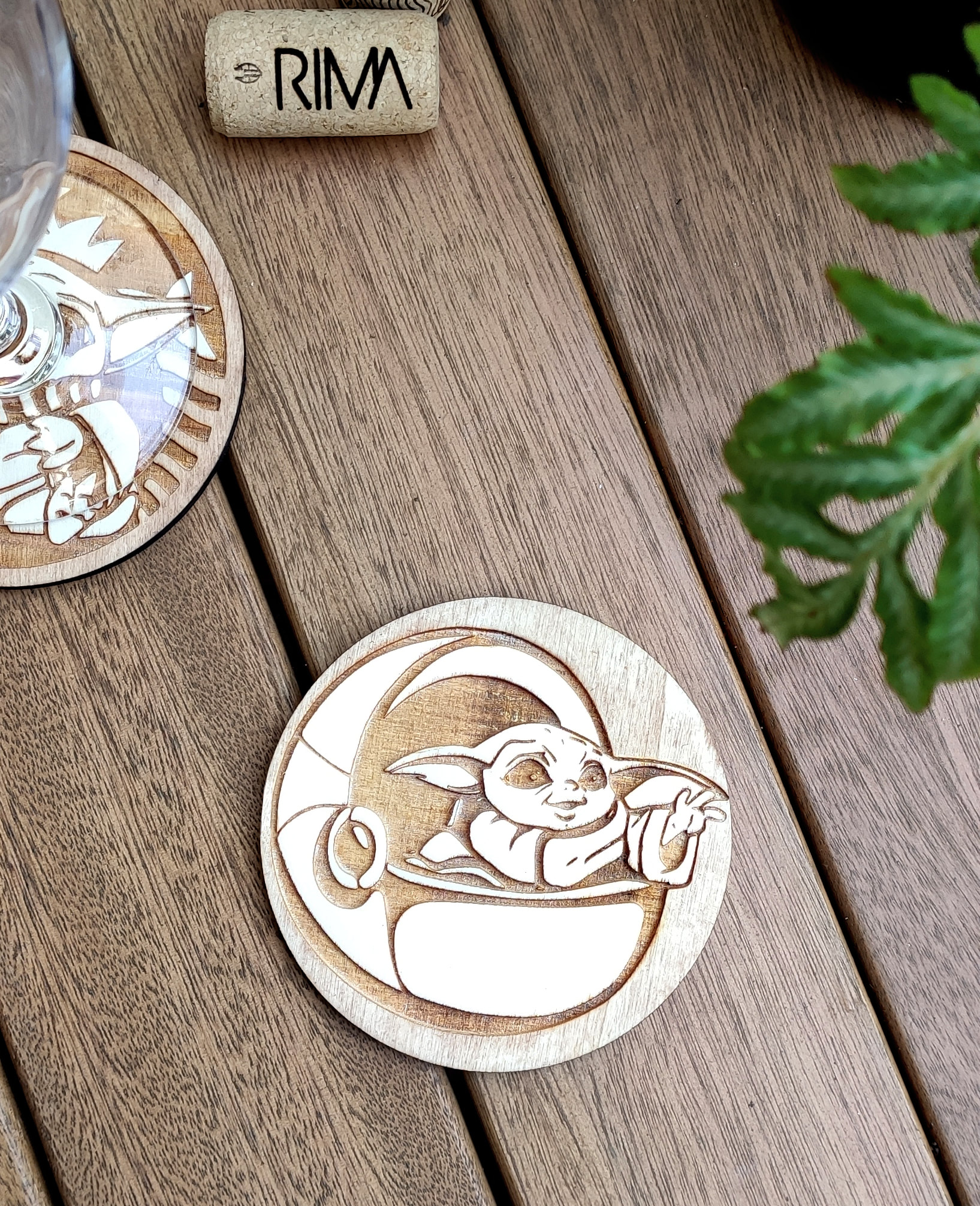 Mandalorian Whiskey Glass and Wooden Coaster Set Star Wars 
